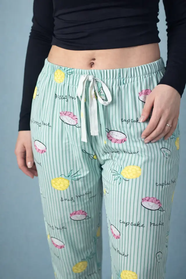 Meyve Desenli Pijama – Rahat & Yumuşak Doku